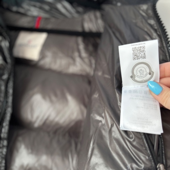 Moncler Puffer Jacket - Picture 4 of 8